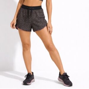 LULULEMON Choose A Side Reversible Short 3” Dusty Lavender Floral Size 12